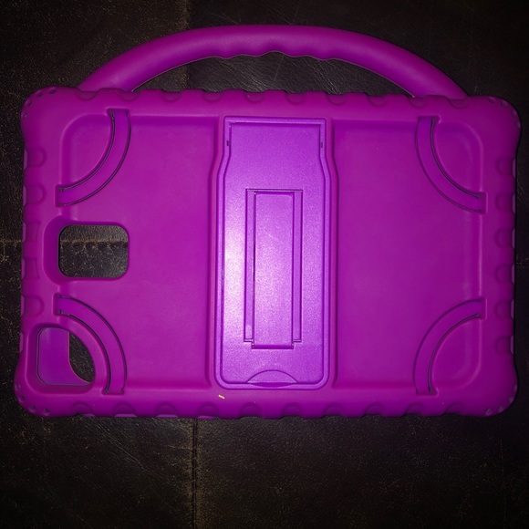 ONN tablet with 2 cases! - Picture 6 of 6